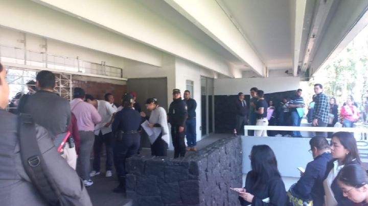 Convocatoria de empleo en Hacienda provoca caos en Sefiplan, Xalapa
