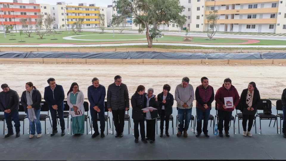 Sheinbaum entrega viviendas y liquida deudas en la frontera