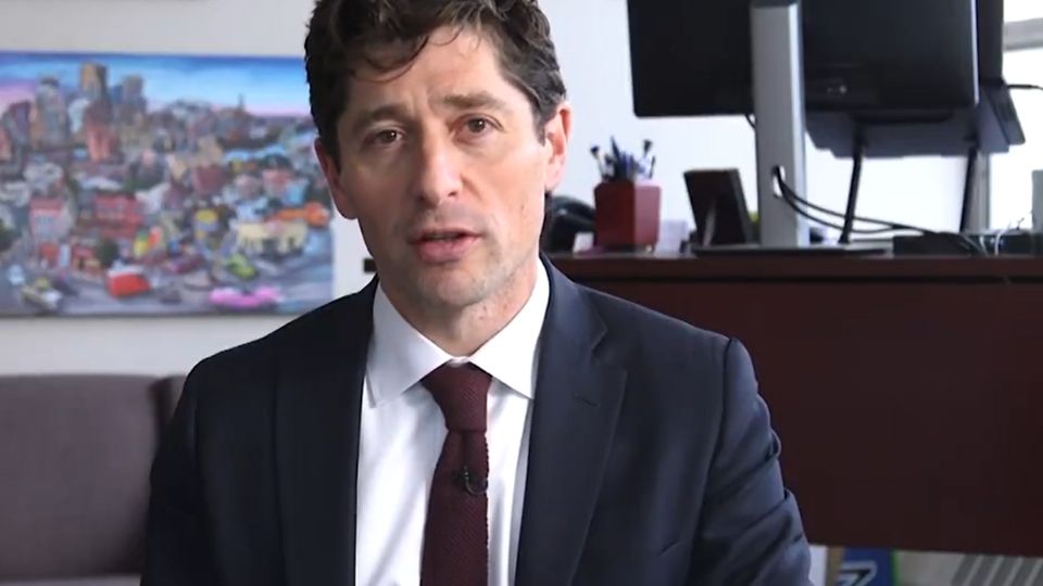 A través de un mensaje publicado en la red social X, Frey explicó que sostuvo una conversación telefónica con el presidente Donald Trump