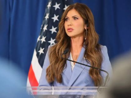 Donald Trump enfurece con "La Cazamigrantes" y la despide