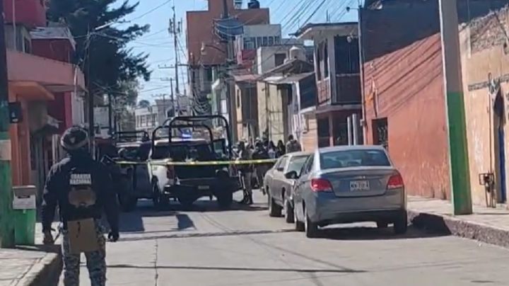 Fuerte operativo de militares para cortar la luz a casa de adultos mayores en Tepeji