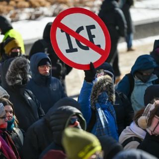 Familia mexicana, aterrada por el ICE, se encierra por dos meses en Mineápolis