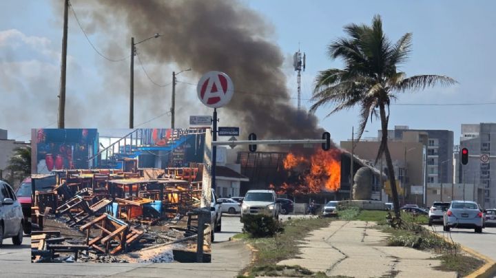 Incendian restaurante El Calamar en Coatzacoalcos, Veracruz; ataque estaría ligado a extorsión