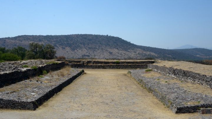 Se dice que en este cerro de Tula los toltecas escondieron tesoros antes de irse; esto puedes hacer