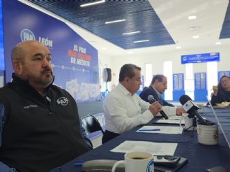 "La postura es firme, 17 diputados del PAN-PRD estamos por la vida": Espadas