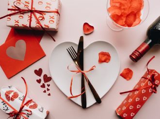 ¿Sin dinero para el 14 de febrero? Así es cash stuffing, el método de ahorro viral