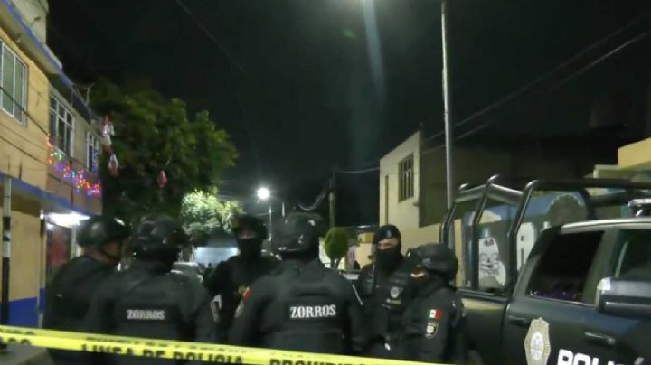 Policías abaten a sujeto que amagó a su esposa con arma de fuego en Iztapalapa