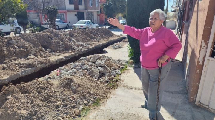 Entre zanjas e inseguridad, vecinos de Piracantos esperaron siete meses a Caasim