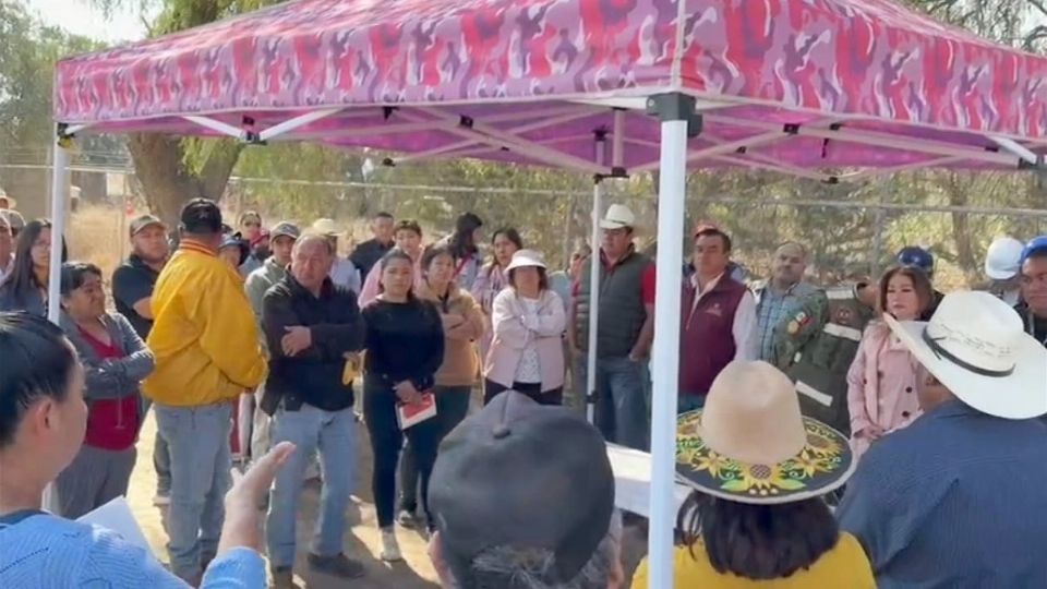 Los vecinos de la comunidad mantienen bloqueados los accesos a la obras del tren México-Pachuca