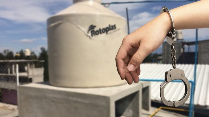 Hombre se avienta a tinaco para esconderse de la Policía de Pachuca; así acabó