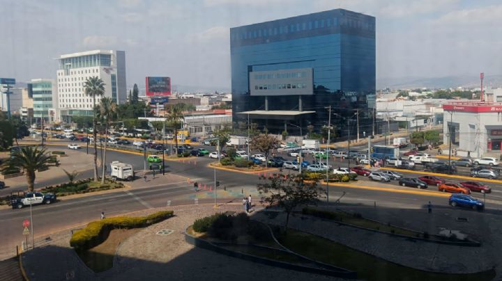 Alerta vial León: "Ubers" bloquean López Mateos y Campestre | VIDEO