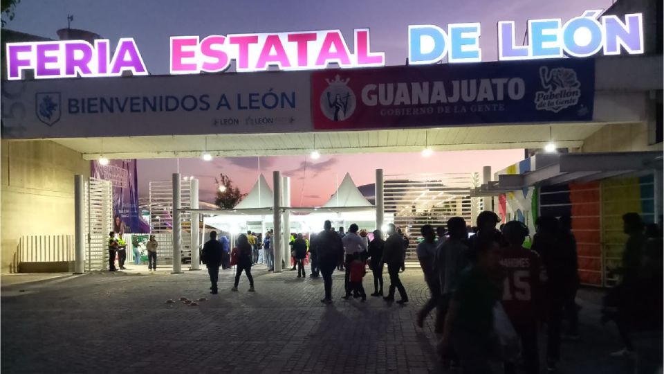 Hacía frío al inicio de la Fería de León 2026. Mañana y el domingo el ambiente estará helado.