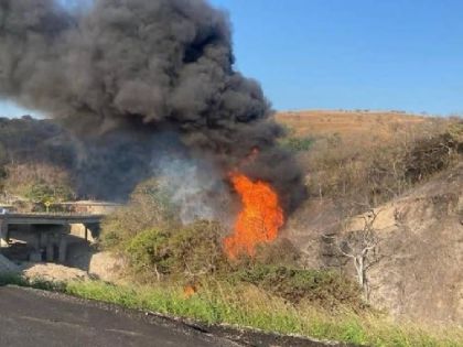 Explota ducto de Pemex en Oaxaca; hay 3 personas muertas