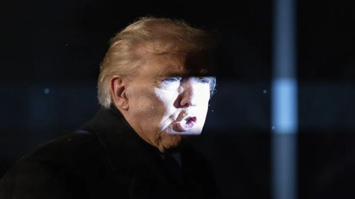 "Los vamos a atacar muy fuerte en tierra", advierte Trump al narco