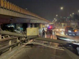 Caos vial en CDMX por caída de estructura en distribuidor Heriberto Castillo