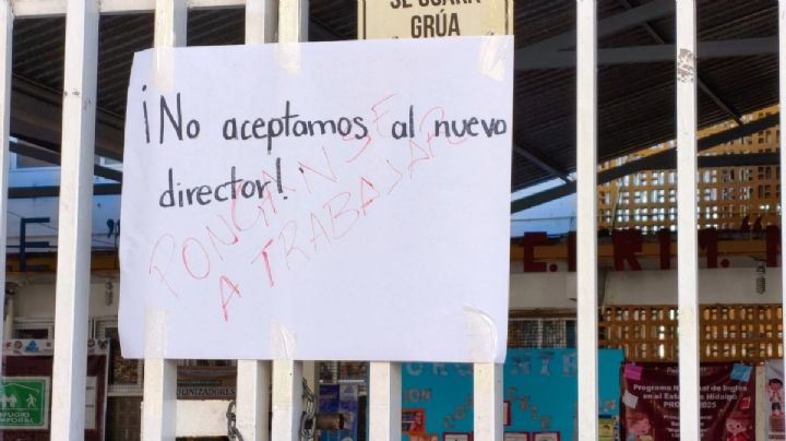 Rechazan a nuevo director en primaria de Tulancingo, acusan antecedentes de hostigamiento laboral