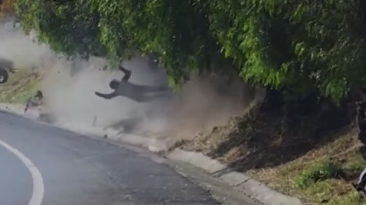 Video: motociclista derrapa en curva peligrosa y sale volando en la México-Cuernavaca