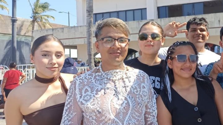 Andrés se formó desde las 4 de la mañana para el concierto masivo de Mon Laferte en Veracruz