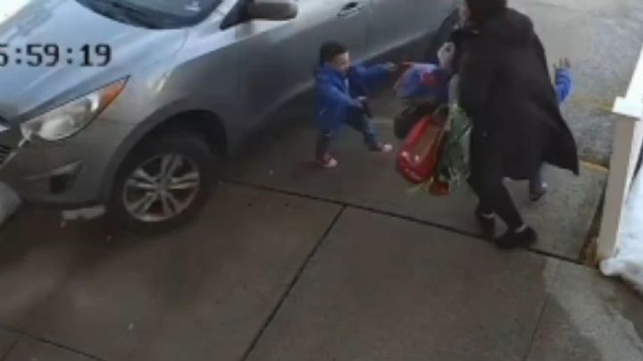 Conductora ebria embiste a madre e hijos en preescolar de EU
