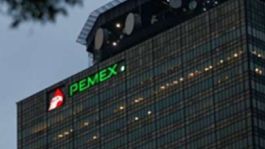 Foto que representa a Pemex adjudica contrato por 1,757 mdp para combatir derrames e incendios en el Golfo