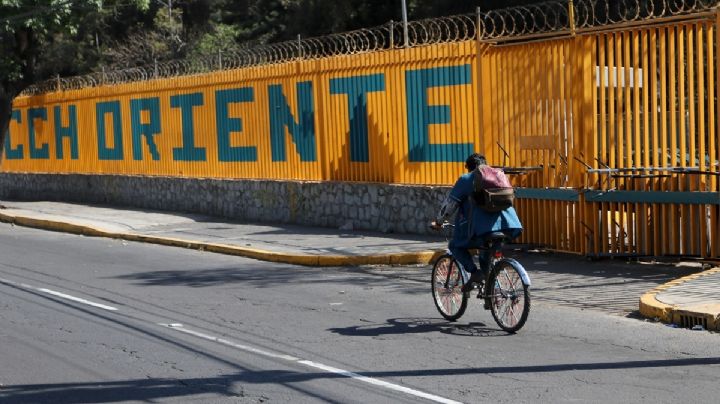 Me pegó, me manoseó, cuando grité me navajeó y se echó a correr: estudiante del CCH Oriente