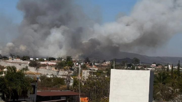 Fuerte incendio de pastizales se registró cerca de Comanjilla