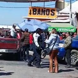 Riña entre mujeres y policías de Tránsito en Central de Abastos de Tulancingo, una lesionada