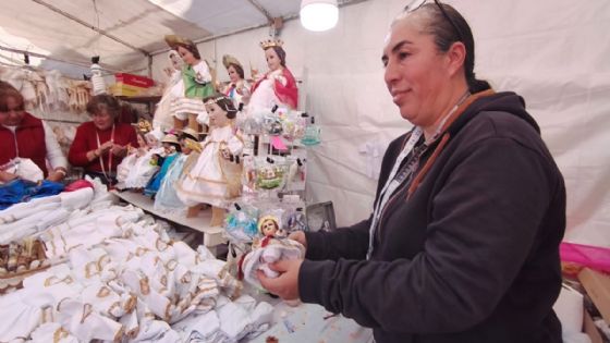 Entre hilos, fe y tradición: 40 años vistiendo al Niño Dios en el Día de la Candelaria