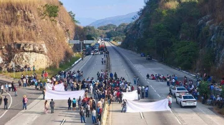 Bloqueo Autopista del Sol de Acapulco: pobladores exigen diálogo con Sheinbaum