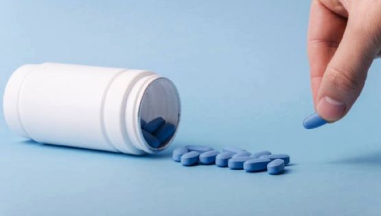 Entre el VIH y la insuficiencia renal: pareja divide su tratamiento por falta de fármacos