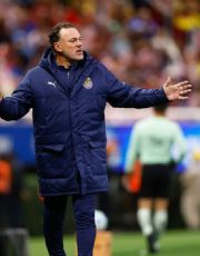 Foto descriptiva de: ¿Hubo pelea entre Gabriel Milito y Nicolás Larcamón tras victoria de Cruz Azul ante Chivas?