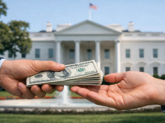 ¿De qué va la ley de préstamos que discrimina a latinos en EU?