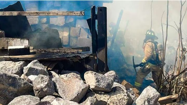 Incendio en Querétaro deja un perro muerto; madera tirada del Tren México-Querétaro posible causa