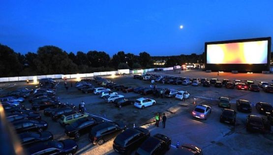 Este 14 de febrero lleva a tu pareja al autocinema en el Metropolitano