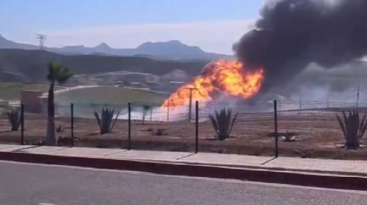 Pemex: se incendia ducto en Rosarito, Baja California; evacuan a pobladores