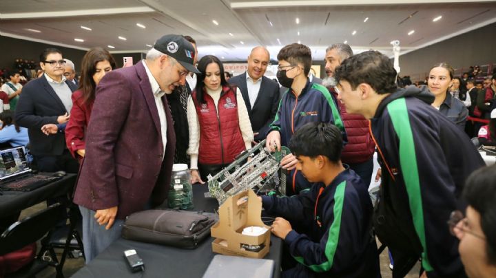 Convoca Bedolla a jóvenes michoacanos a crear red social 100 % mexicana