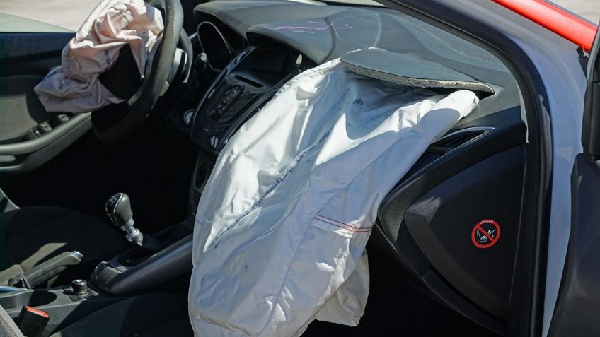 Alertan por falla en bolsas de aire de autos Seat en México