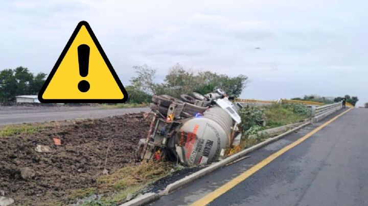 Cierran autopista La Tinaja - Cosoleacaque por derrame de combustible tras volcadura de pipa