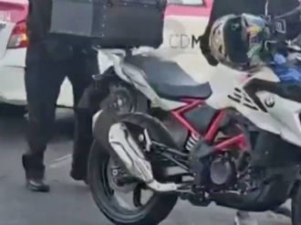 Motociclista derrapa en División del Norte; hay afectación vial