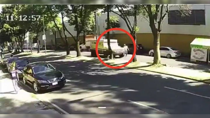 VIDEO | Camioneta de valores arrolla a franelero en Tlalpan