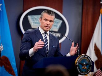 Juez declara que restricciones del Pentágono a medios violan la constitución