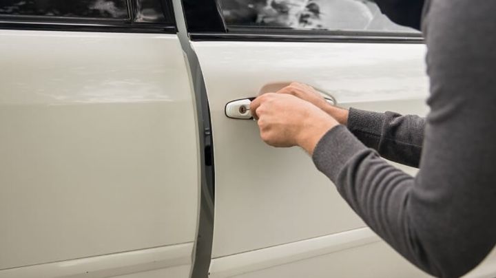 Tres ladrones intentan robar vehículo en Tulancingo y uno casi es linchado; así el delito