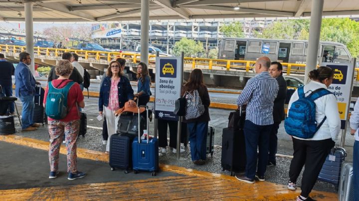 Sheinbaum propone reorganizar taxis, Uber y DiDi en el AICM