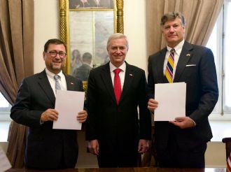 José Antonio  Kast firma su primer acuerdo internacional con EU y marca cercanía con Trump