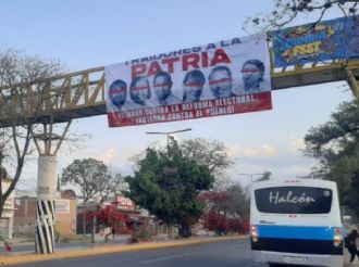 Exhiben en Oaxaca a diputados por votar contra la reforma electoral
