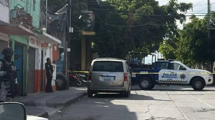 Motosicarios atacan a balazos a dos hombres en vulcanizadora en León