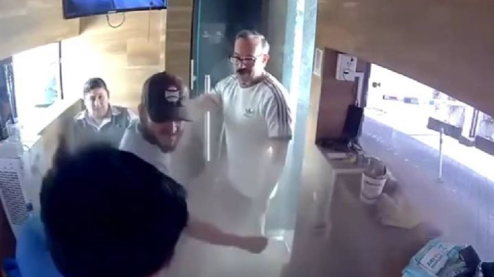 Captan a sujeto golpeando brutalmente a guardia en caseta de Nuevo León