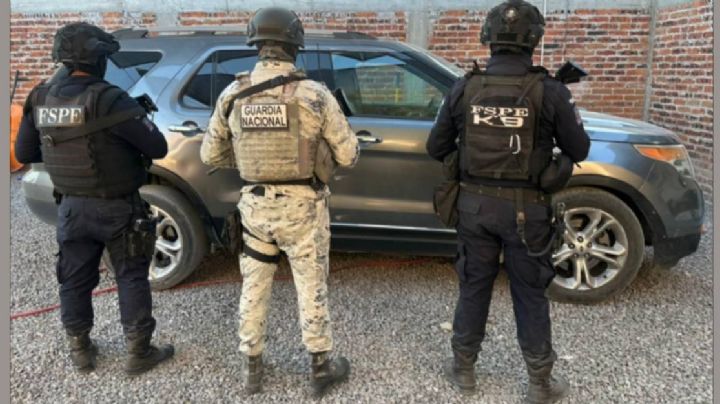 Aseguran camioneta de Michoacán droga, cartuchos y equipo táctico en Santa Rosa de Lima