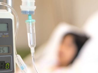 “Me sentí invisible”: paciente revela el lado humano del cáncer