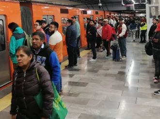 Servicio suspendido en Línea 8 del Metro por rescate de persona en vías